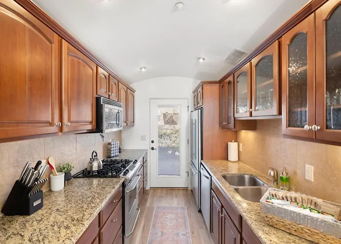 2br With Breathtaking Red Rock Views, Hot Tub And In Location *