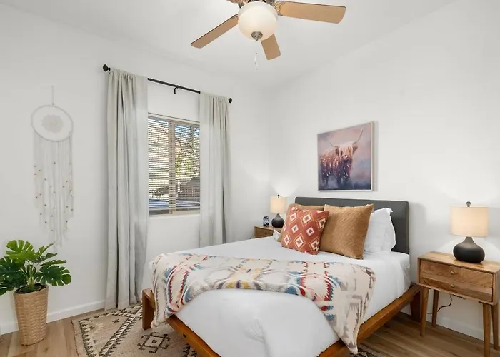 2br With Breathtaking Red Rock Views, Hot Tub And In Location
